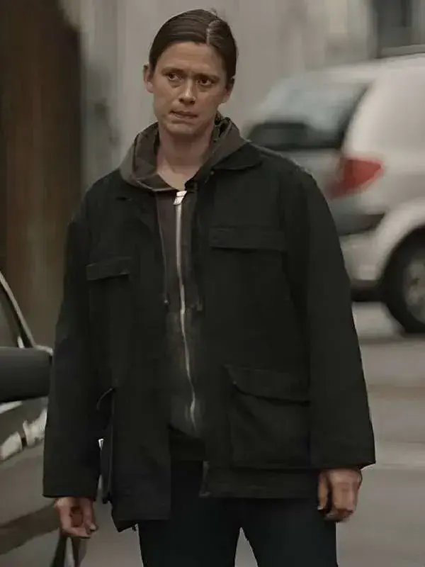 Krista-Kosonen-Synden-2026-Black-Jacket Krista Kosonen Synden 2026 black jacket showing clean cotton look and easy everyday fit